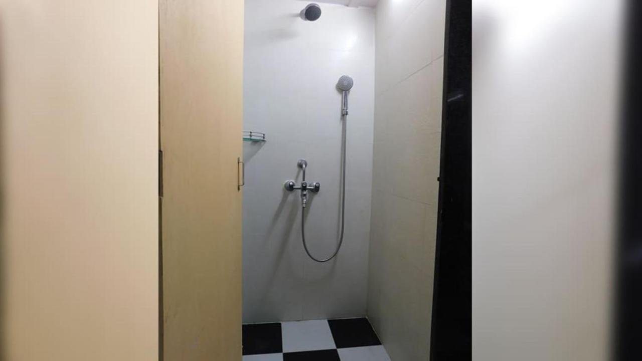 Abuzz Oxfordcaps Imperial Heights Mussoorie Dehradun Hostel ภายนอก รูปภาพ