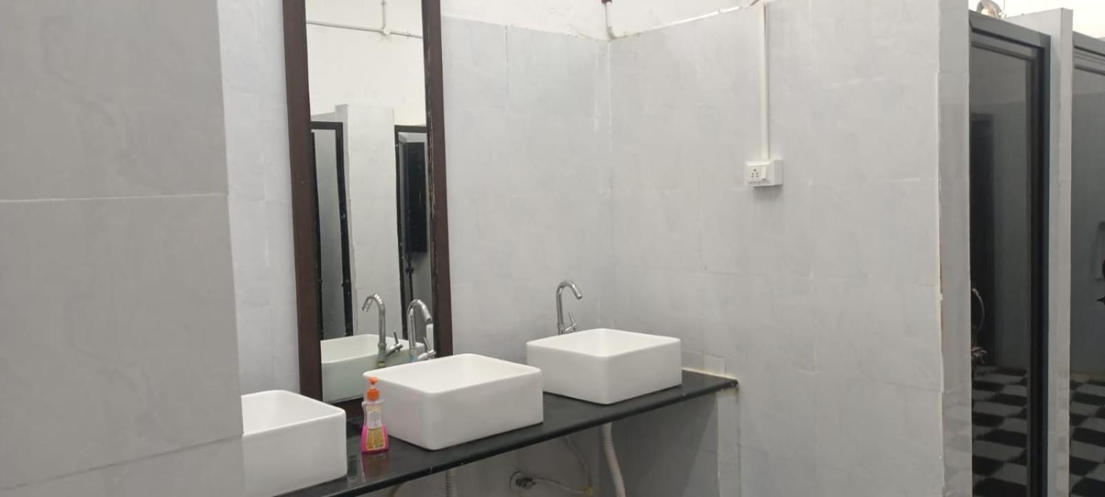 Abuzz Oxfordcaps Imperial Heights Mussoorie Dehradun Hostel ภายนอก รูปภาพ