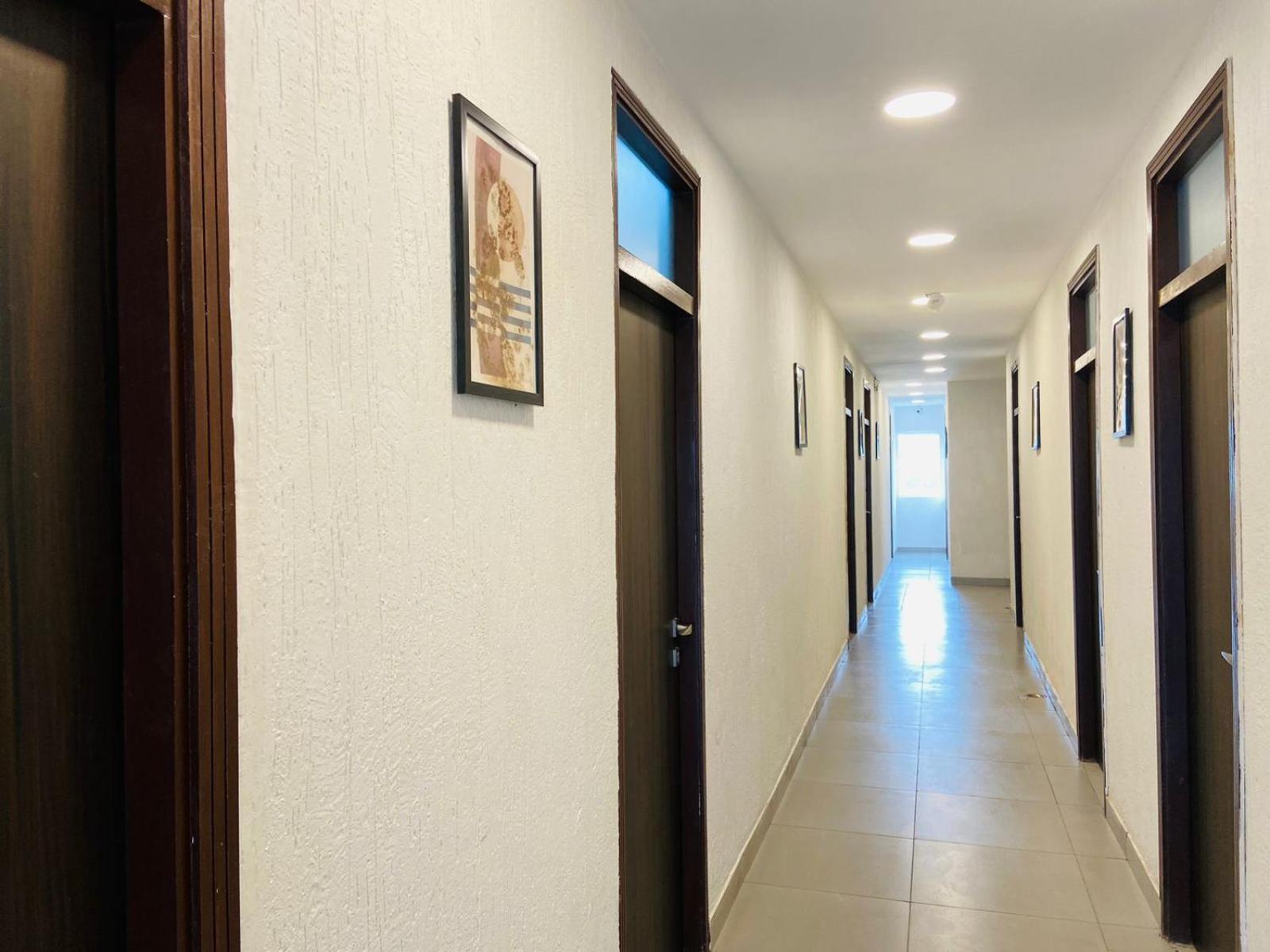 Abuzz Oxfordcaps Imperial Heights Mussoorie Dehradun Hostel ภายนอก รูปภาพ