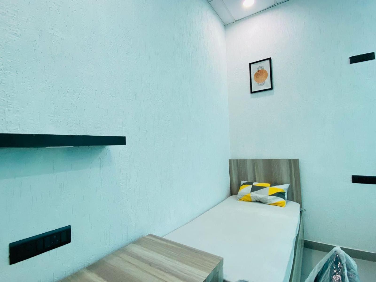 Abuzz Oxfordcaps Imperial Heights Mussoorie Dehradun Hostel ภายนอก รูปภาพ