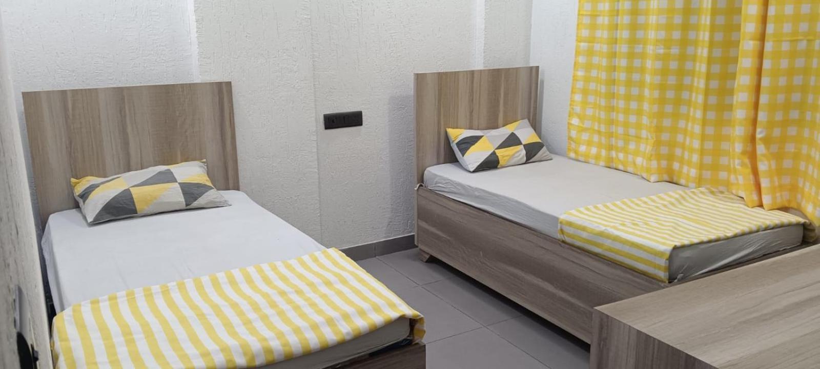 Abuzz Oxfordcaps Imperial Heights Mussoorie Dehradun Hostel ภายนอก รูปภาพ