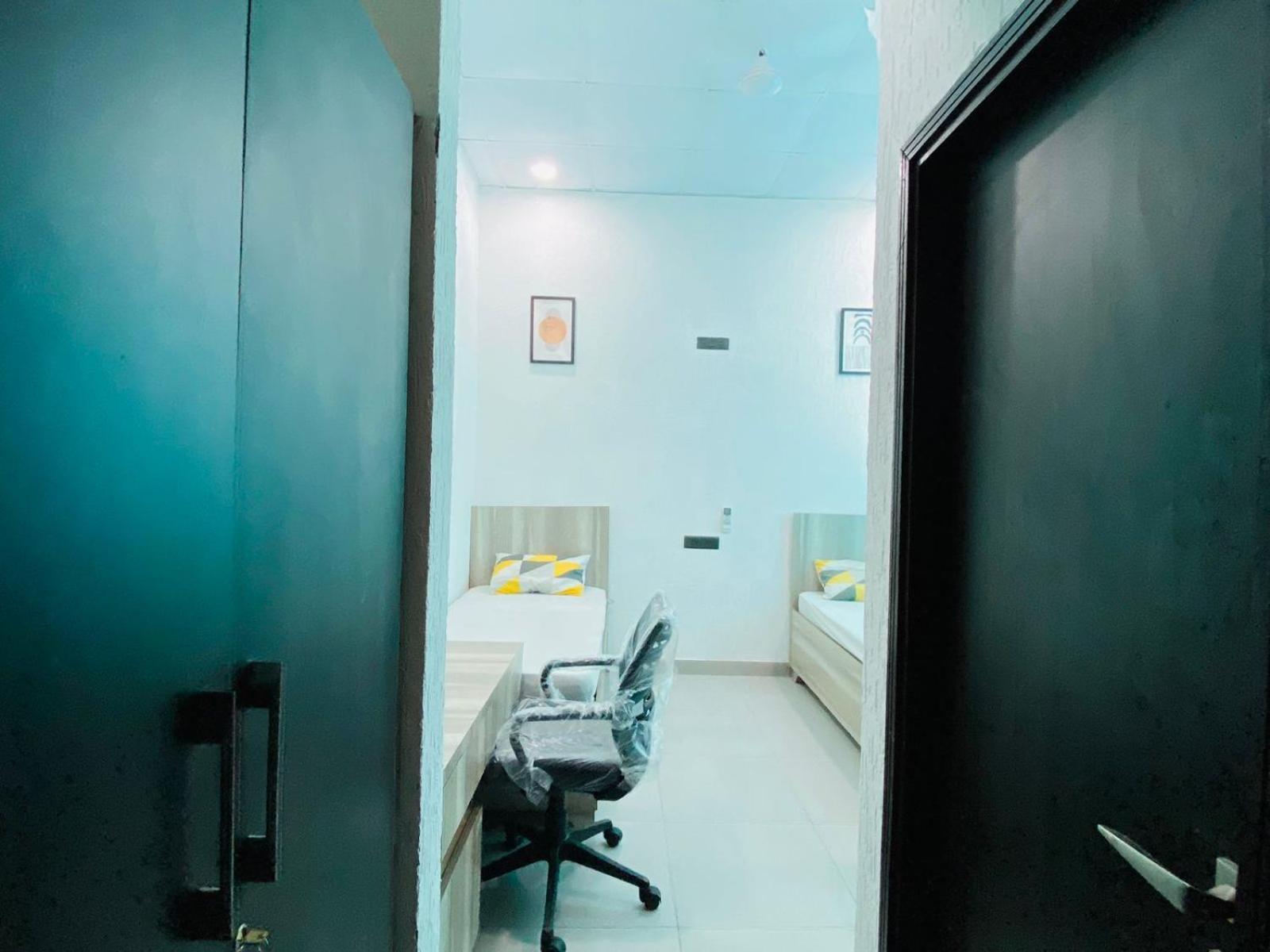 Abuzz Oxfordcaps Imperial Heights Mussoorie Dehradun Hostel ภายนอก รูปภาพ